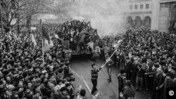 22 decembrie 1989, la București (Foto: Jan Šibík)