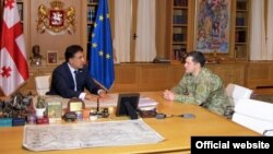 მიხეილ სააკაშვილი გიორგი კალანდაძეს პრეზიდენტის სასახლეში შეხვდა