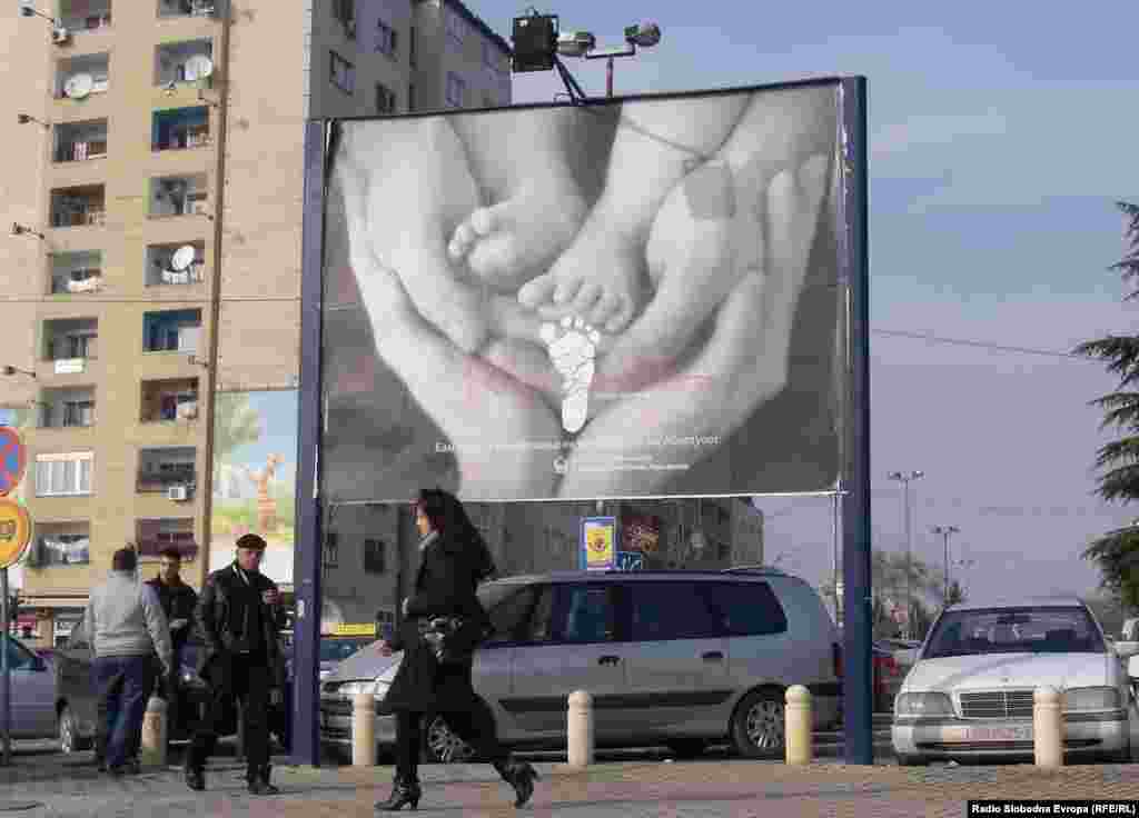Кампања против абортусот и со билборди. Февруари 2011