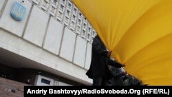 З прапором «за чесні вибори»