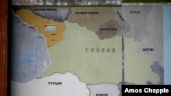 Когда началась грузино-абхазская война, линия водораздела в населении Абхазии прошла примерно там же, где она прошла в марте 1991 года