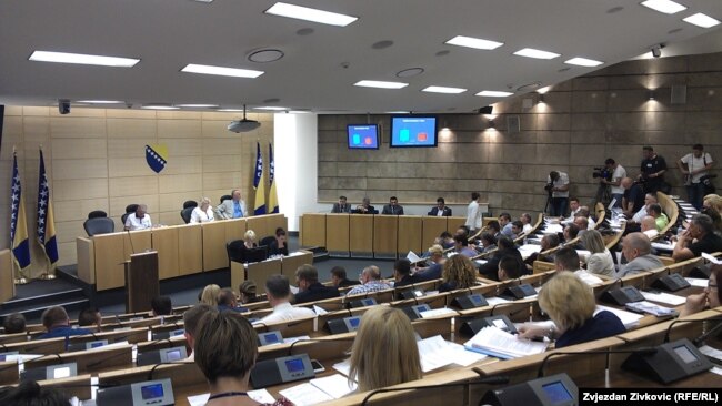 Iza svih "igara" stoje politički interesi: Čengić (na fotografiji: Parlament Federacije BiH)