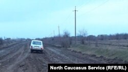 Автомобили на этой дороге постоянно застревают