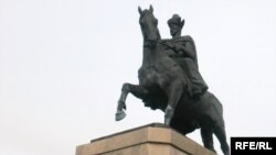 Памятник Кенесары-хану в Астане