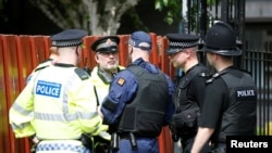 Британская полиция проводит рейды по поиску причастных к теракту