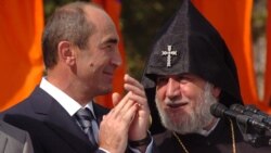 Armenia -- President Robert Kocharian and Catholicos Garegin II attend an official celebration in Yerevan, September 21, 2006.