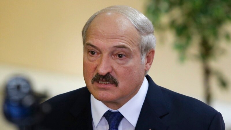 Лукашенко гуфт, ба тағйирот дар ҳукумат идома медиҳад