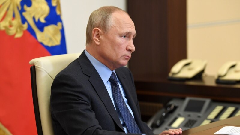 Președintele Vladimir Putin critică întârzierea în efectuarea plăților suplimentare pentru lucrătorii medicali