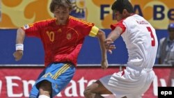 Так выглядит футбол на Копакабане (эпизод из матча чемпионата мира 2006 года Испания - Иран)