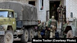 Украинские военные на своих позициях у Авдеевки