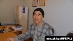 Azimjan Askarov during a visit by his wife to his prison in March