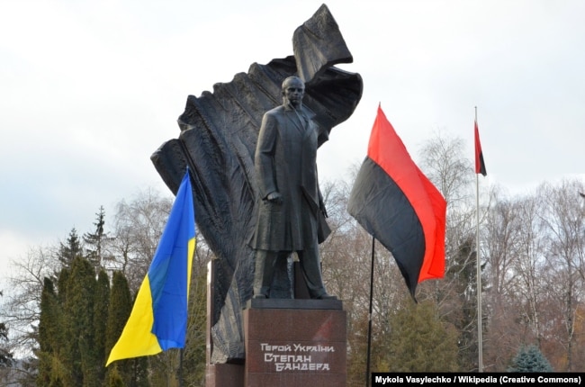 Пам’ятник Степану Бандері в Тернополі