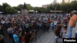 Armenia - Opposition activist Davit Sanasarian addresses protesters in Yerevan's Liberty Square, 18Jul2016.