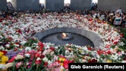 Հայոց ցեղասպանության զոհերի Ծիծեռնակաբերդի հուշահամալիրում ապրիլի 24-ին, արխիվ
