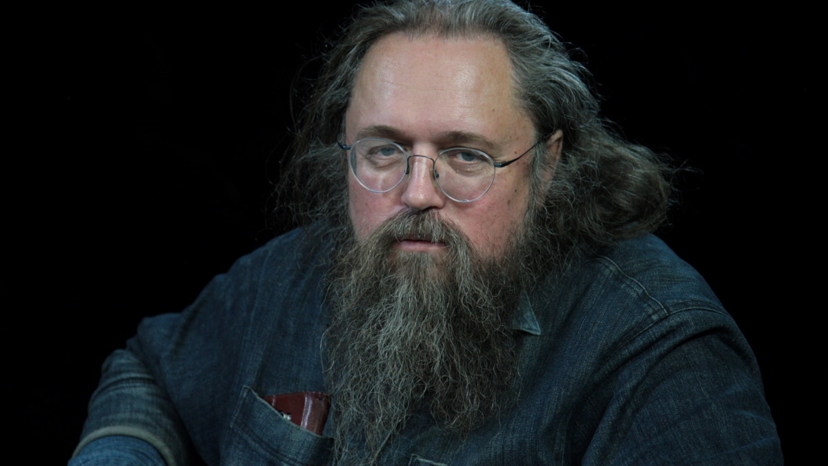 Протодиакон Андрей Кураев сообщил, что переехал в Чехию