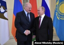 Президенти Росії і Білорусі Володимир Путін і Олександр Лукашенко перед засіданням у Москві, 2018 рік