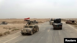 Իրաքի բանակի զրահատեխնիկան շարժվում է դեպի Ռամադի, հոկտեմբեր, 2015թ․