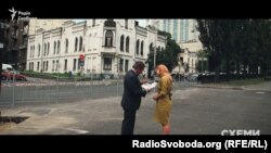 Міський голова Глухова Мішель Терещенко біля садиби своїх пращурів
