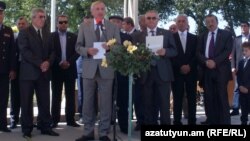 Armenia -- Russia's Ambassadror to Armenia Vyacheslav Kovalenko (C) addresses the press in Gyumri, 1Sep2011.