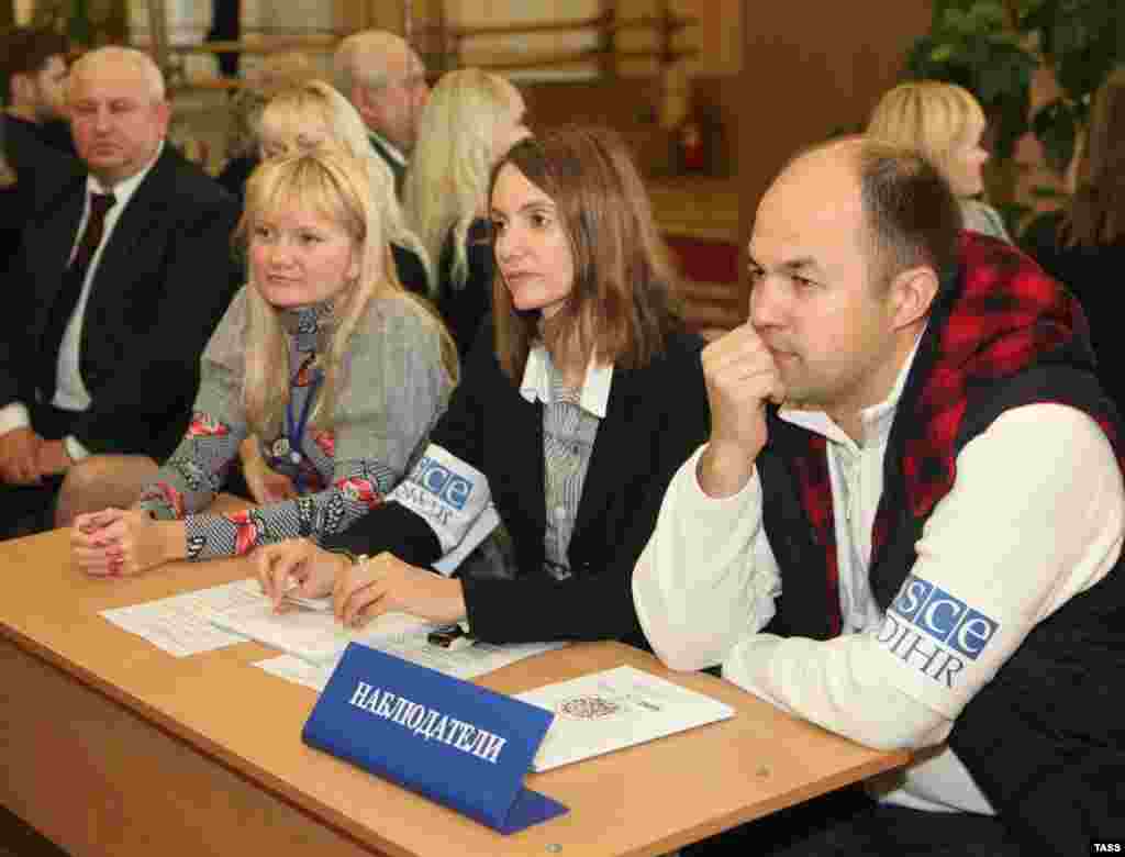 OSCE observers at a polling station in Vytebsk