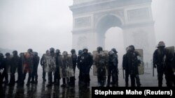 Pamje nga protestat në Paris.