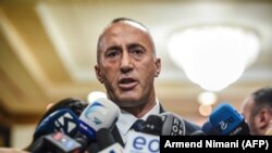 Kryeministri i Kosovës, Ramush Haradinaj, gjatë një deklarimi për media