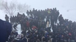 На похоронах Дулата Агадила в поселке Талапкер. Акмолинская область, 27 февраля 2020 года.