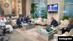 Встреча членов чеченского правительства с саудитами
