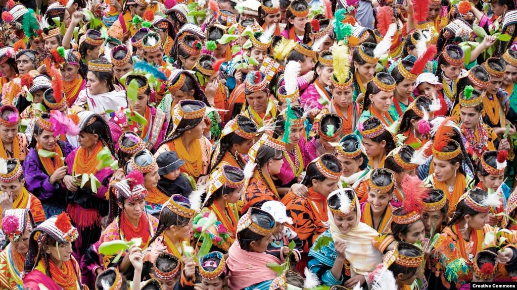 Покистонда қизларни ўғирлаб исломга киритиш кўпайган