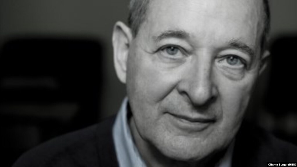 vstala-na-litso-raba