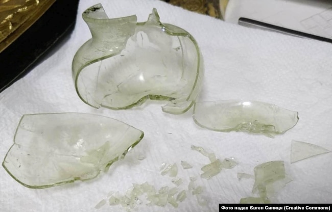 Одна зі знахідок археологів під час розкопок на околиці села Комарова (Комарів), на поселенні Бузовиця. Чернівецька область