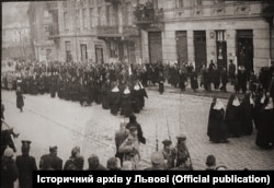 Похоронна професія, 5 листопада 1944 року