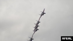 МАКС-2009. Группа Су-27 незадолго до столкновения. Август 2009 г