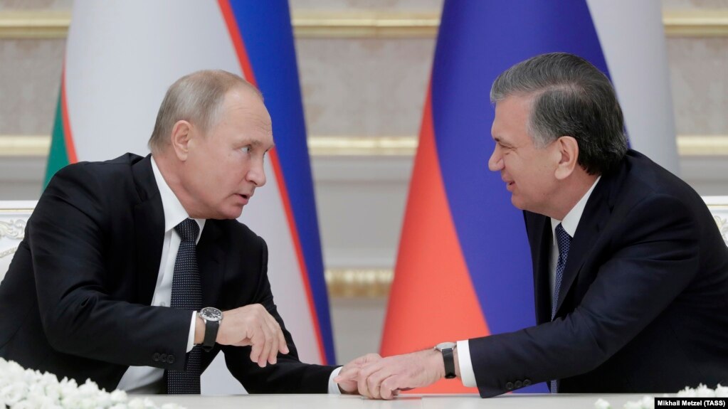 Özbekistan ve Rusya Cumhurbaşkanları Shavkat Mirziyaev ve Vladimir Putin.