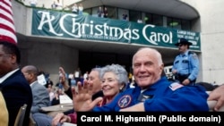 Джон Гленн и его жена Энни на параде в честь американских астронавтов в 1998
