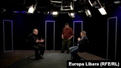 Nicolae Negru, Cornel Ciurea și Vasile Botnaru în studioul Europei Libere