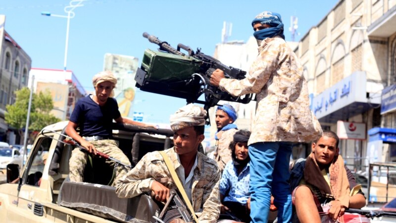 Најмалку 30 провладини борци убиени во напад на Хусите во Јемен