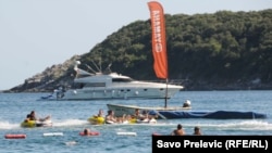U ljetu su uživali turisti, crnogorska obala