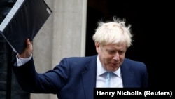 Premijer Velike Britanije Boris Džonson napušta Dauning Strit