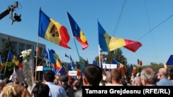 Акция протеста сторонников гражданской платформы "Достоинство и справедливость" в Кишиневе, 4 октября 2015 года 