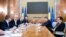 Lideri de sindicat, între care se află Dumitru Costin (mijloc), la o întâlnire cu premierul Ludovic Orban