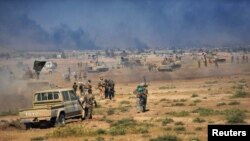 Бійці проурядового шиїтського ополчення і урядової армії Іраку концентрують сили на околиці Таль-Афара, 22 серпня 2017 року