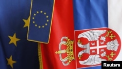 Zastave Srbije i EU, ilustracija