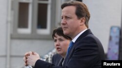 Britanski premijer Dejvid Kameron i čelnica Škotske konzervativne stranke Rut Dejvidson