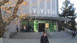 Aşgabat: Raýatlar öz bank hasaplaryndaky puluny alyp bilmeýär