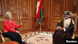 هیلاری کلینتون در دیدار با سلطان قابوس، پادشاه عمان
