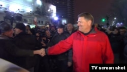 Klaus Iohannis la protestul de la București