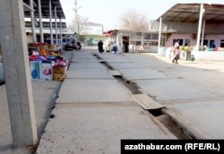 A bazaar in Lebap (file photo)