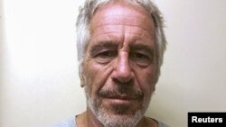 Jeffrey Epstein într-o fotografie a serviciului judiciar (New York State Division of Criminal Justice)