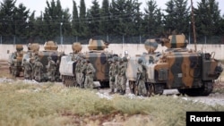 Թուրքիա - Թուրքական բանակի զինծառայողներ և զրահատեխնիկա Սիրիայի սահմանի մերձակայքում, արխիվ